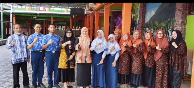 Kepala SMPN 33 Makassar Hadiri Rapat Koordinasi Bersama Kadisdik