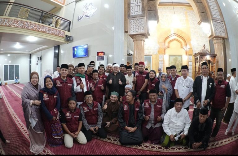 Safari Ramadan Hari ke-8 di Masjid Jamiul Ihsan, Camat Panakkukang Tekankan Kolaborasi untuk Kesejahteraan Warga