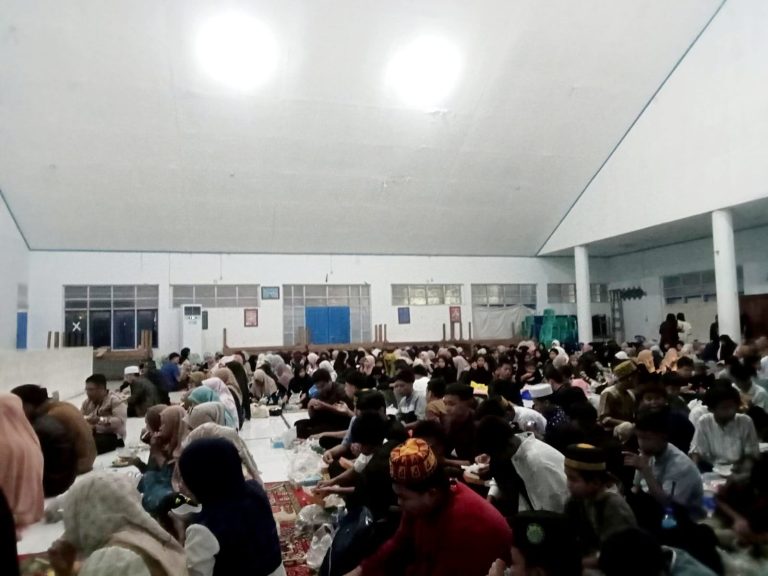 SMP Negeri 7 Makassar Gelar Buka Puasa Bersama dalam Rangkaian Amaliah Ramadhan