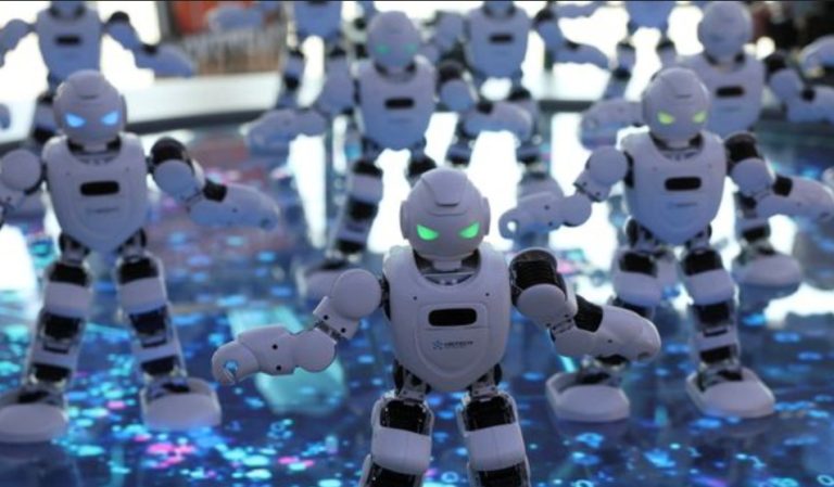 Ketika Robot Jadi Karyawan: Era Baru di Mana AI Mulai Gantikan Peran Manusia di Berbagai Negara