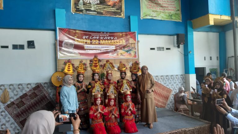 SMPN 22 Makassar Tampilkan Semangat Bhinneka Tunggal Ika dalam Gelar Karya P5