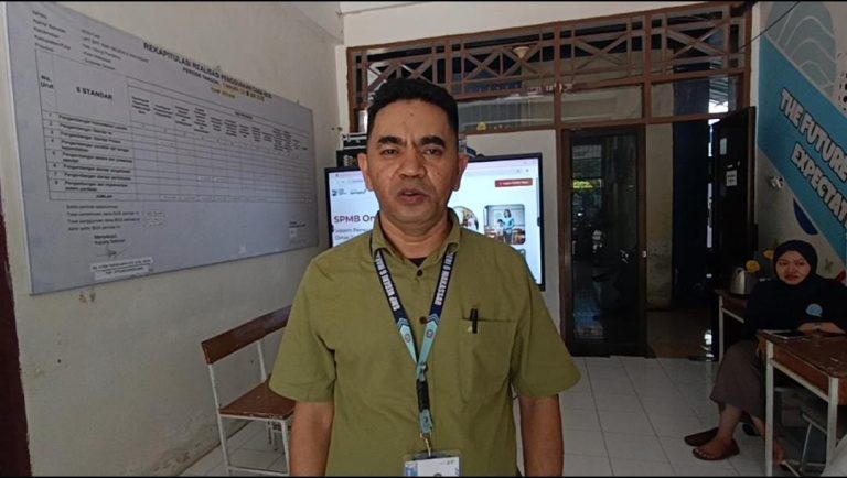 SMPN 6 Makassar Jadi Incaran, Jumlah Daftar Melebihi Batas