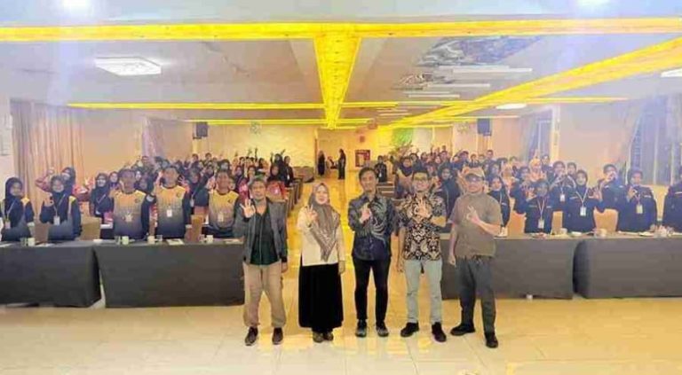 Dorong Pengelolaan Sampah Berbasis Masyarakat, Anggota DPRD Makassar Gandeng DLH Sosialisasi Konsep 3R