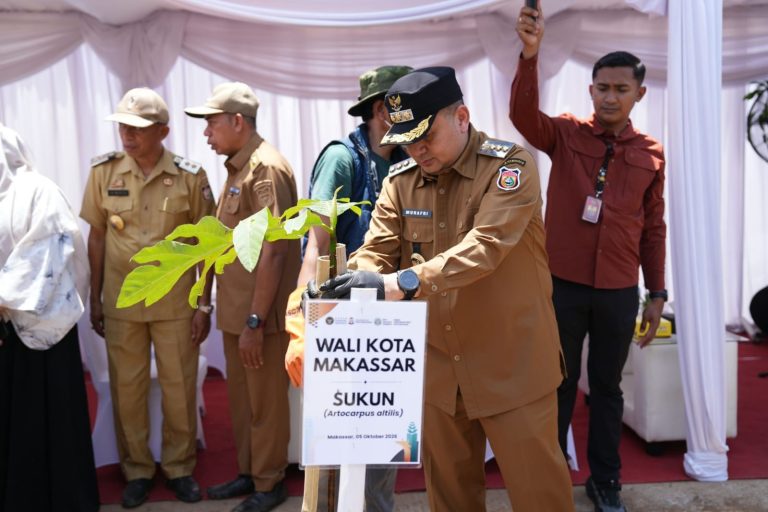 Tanam 285 Bibit Pohon, Pemkot Makassar Ubah TPA Antang Menjadi Hutan Kota